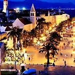 Bareta * Trogir