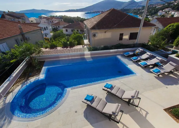 Bareta * Trogir